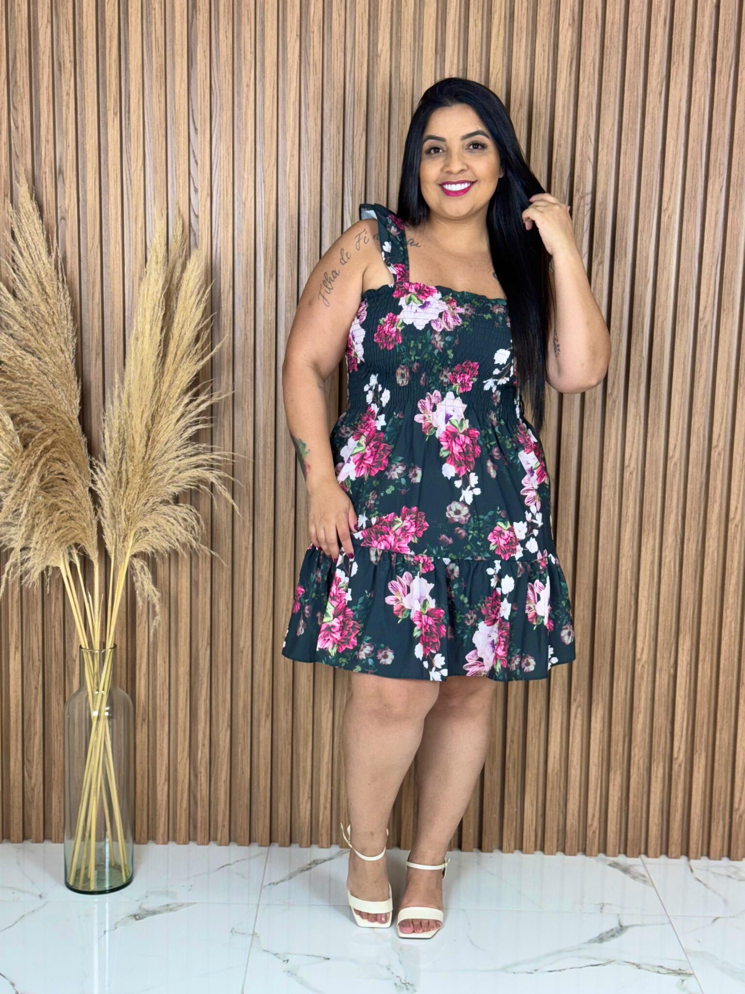 WhatsApp Image 2025-06-01 at 23.53.06-2 Vestido Curto / Preto com Vinho - Imagem 1