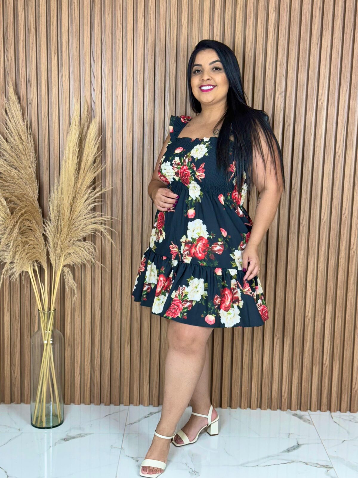 Vestido Curto / Preto com Vermelho - Imagem 3