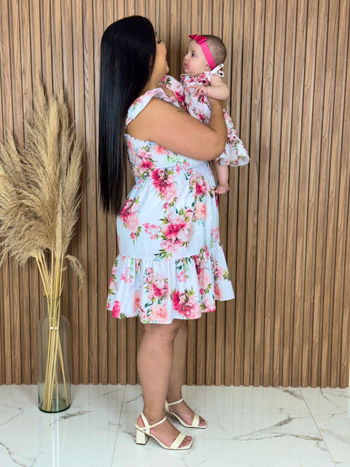 Vestido Mãe e Filha Curto / Branco com Rosas - Imagem 3