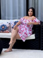Vestido Ciganinha Curto / Branco com Rosas - Imagem 2