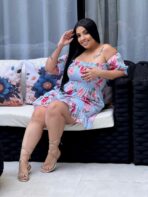 Vestido Ciganinha Curto / Azul Claro Com Rosas - Imagem 2