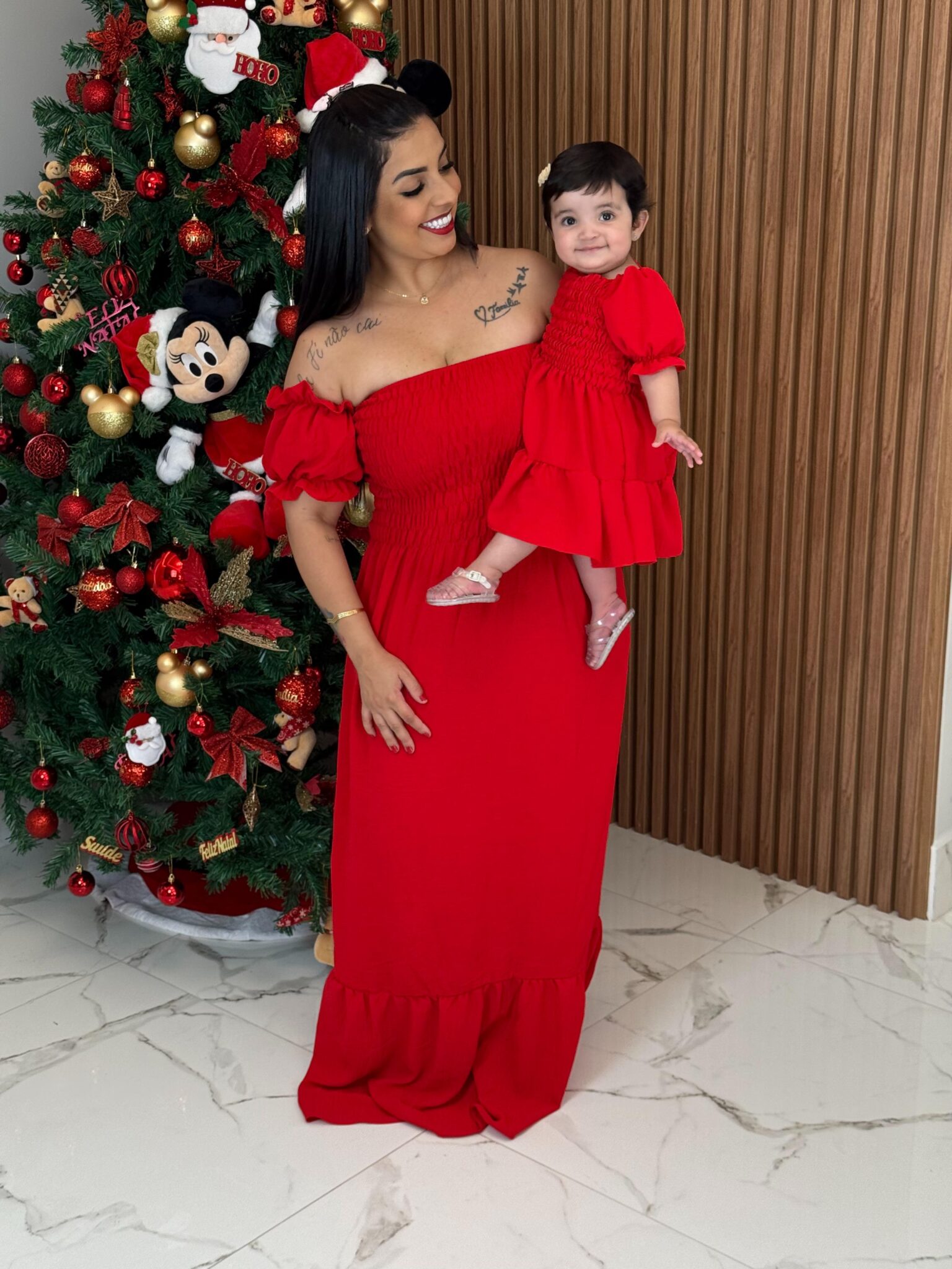 WhatsApp Image 2025-12-12 at 12.13.57 (1) Vestido Mãe e Filha Longo Ciganinha / Vermelho Liso - Imagem 1
