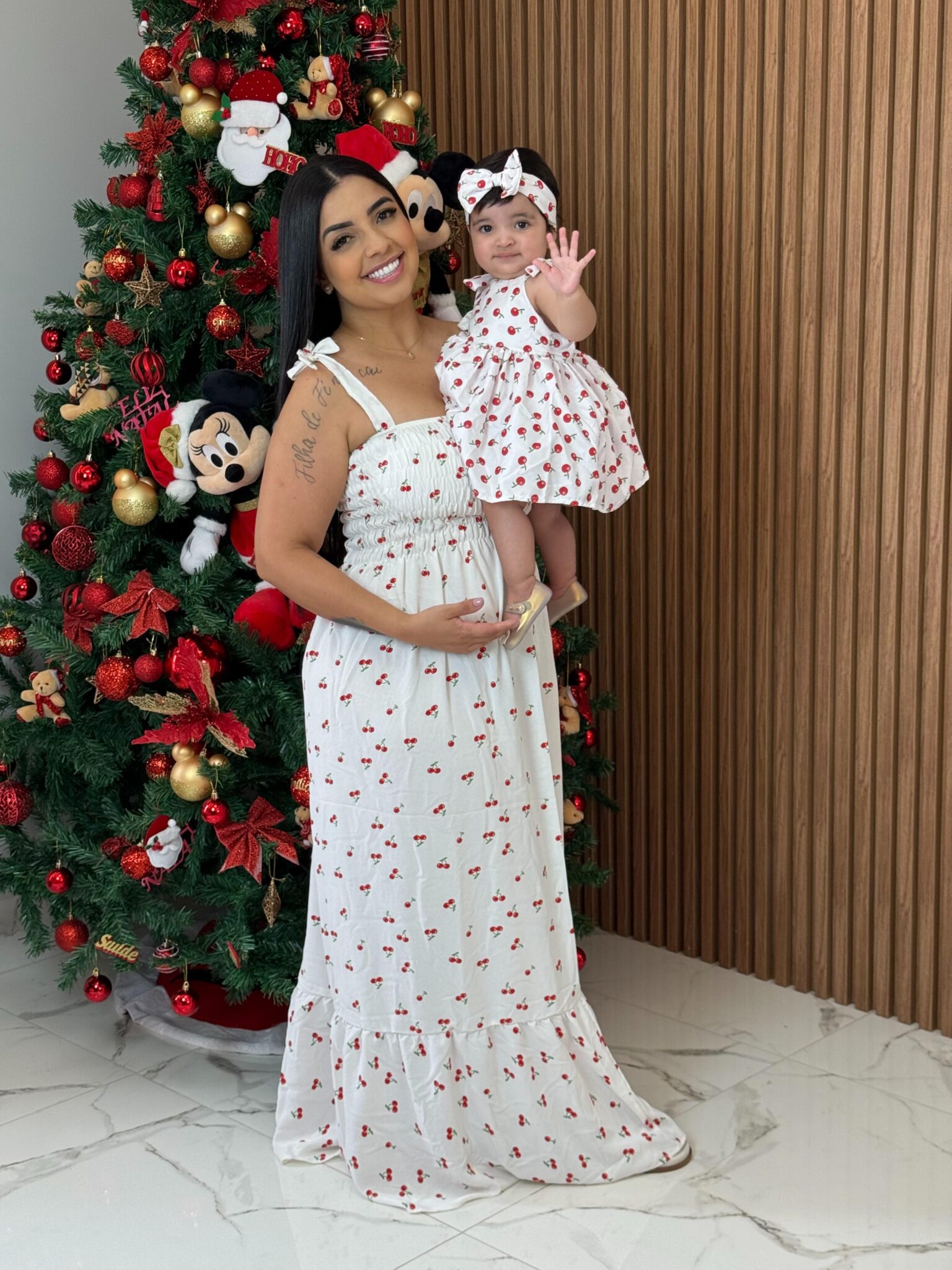 WhatsApp Image 2025-12-12 at 12.31.10 Vestido Mãe e Filha Longo / Branco Cereja - Imagem 1